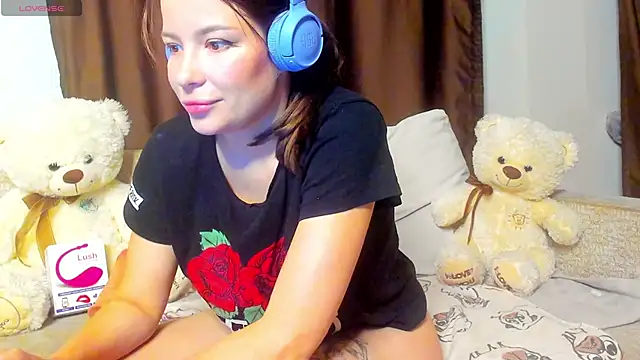 Leila purr18 online show from 10.05.25