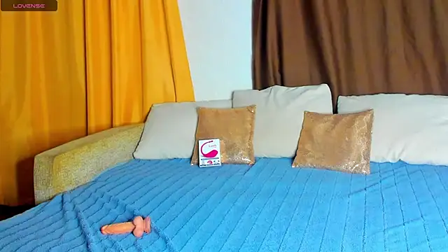 Leila purr18 online show from 11.01.25