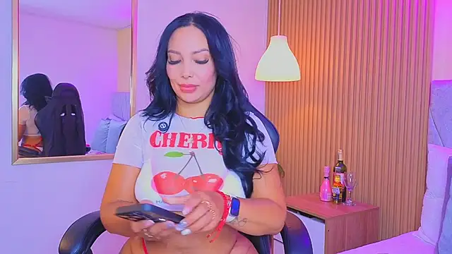 Dakota diaz  online show from 04.24.26