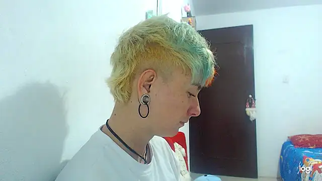 tomboyblue online show from 12.04.24