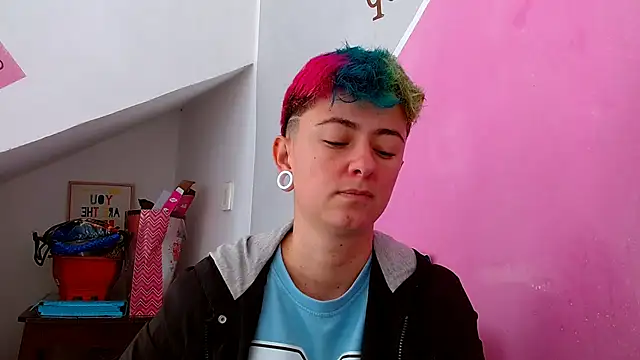 tomboyblue online show from 10.18.25