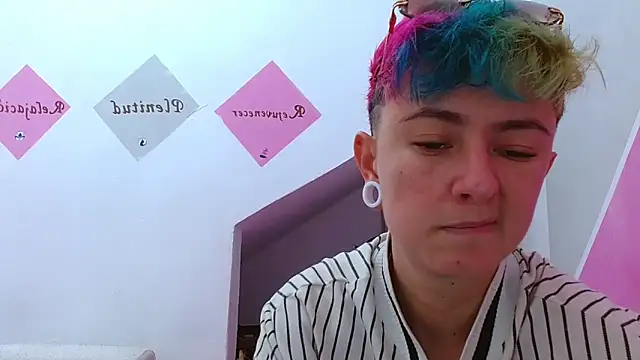 tomboyblue online show from 10.19.25