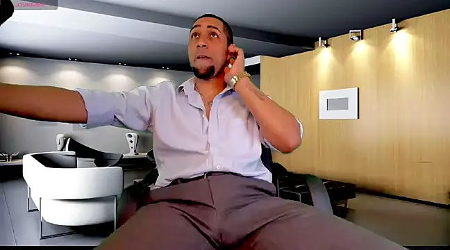 Snapshot of Paolo_johnson chatting on 01.31.25 Paolo johnson online show from 01.31.25