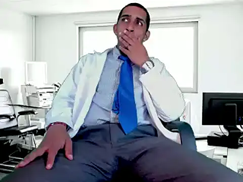 Snapshot of Paolo_johnson chatting on 02.01.25 Paolo johnson online show from 02.01.25