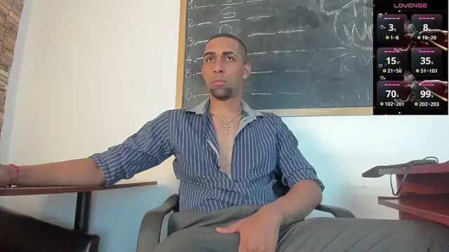 Snapshot of Paolo_johnson chatting on 02.11.25 Paolo johnson online show from 02.11.25