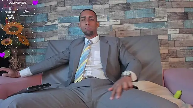 Snapshot of Paolo_johnson chatting on 02.13.25 Paolo johnson online show from 02.13.25