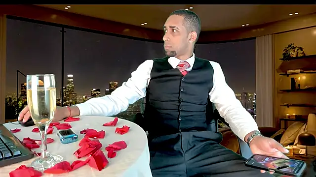 Snapshot of Paolo_johnson chatting on 02.14.25 Paolo johnson online show from 02.14.25