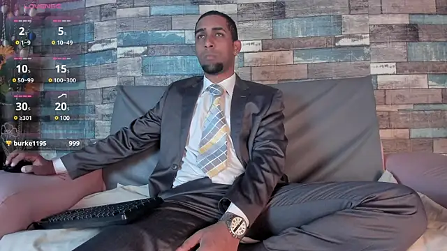 Snapshot of Paolo_johnson chatting on 03.01.25 Paolo johnson online show from 03.01.25