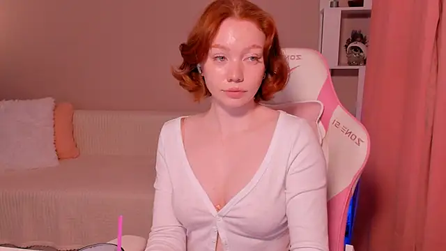 foxyMistrees online show from 12.25.24