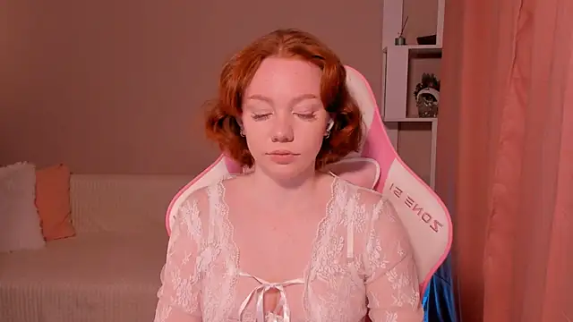 foxyMistrees online show from 12.26.24