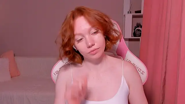 foxyMistrees online show from 01.01.25