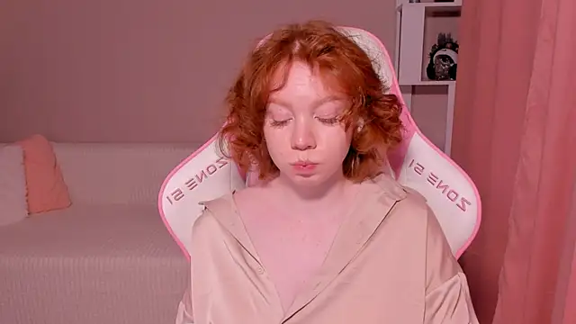 foxyMistrees online show from 01.12.25