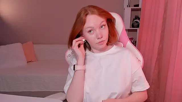 foxyMistrees online show from 02.18.25