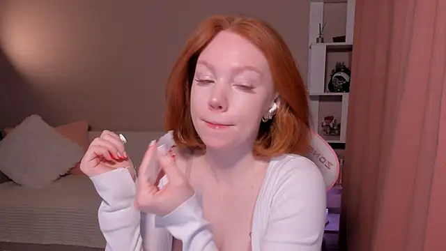 foxyMistrees online show from 02.19.25