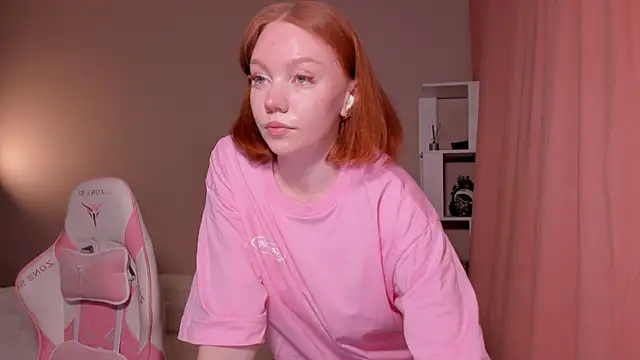 foxyMistrees online show from 02.23.25