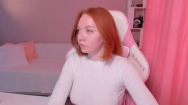 foxyMistrees online show from 03.03.25