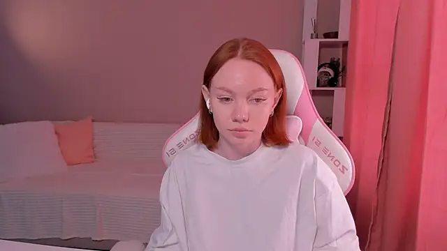 foxyMistrees online show from 03.04.25