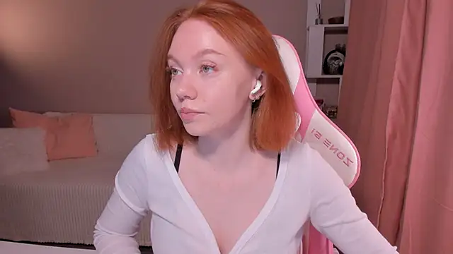 foxyMistrees online show from 03.13.25