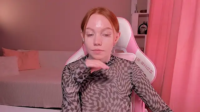 foxyMistrees online show from 03.13.25