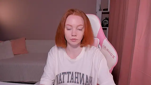 foxyMistrees online show from 03.23.25