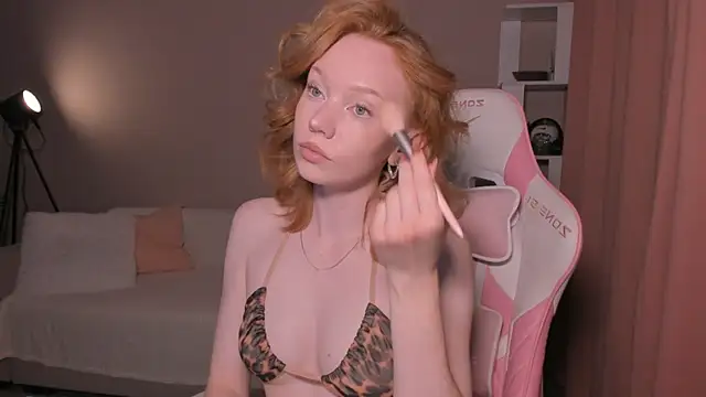 foxyMistrees online show from 09.08.25