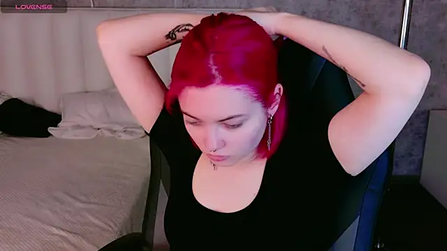 Lisa Adam online show from 12.12.24