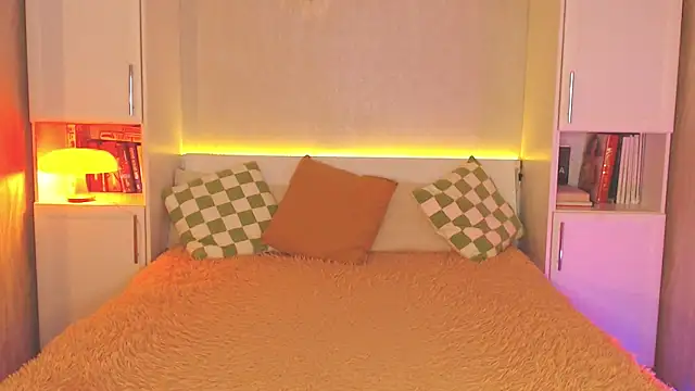 Leaaaaaaaaa online show from 12.18.25