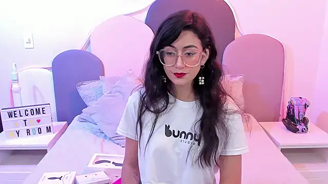SophieGomez22 online show from 01.11.25