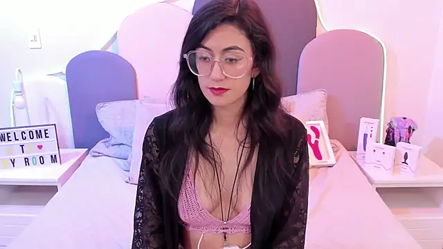 SophieGomez22 online show from 01.18.25