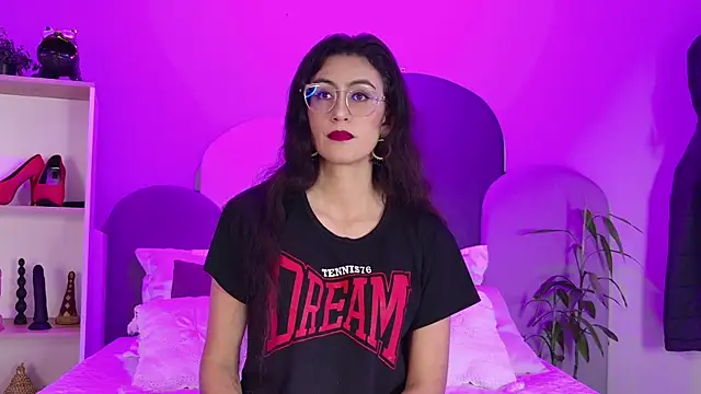 SophieGomez22 online show from 04.13.26