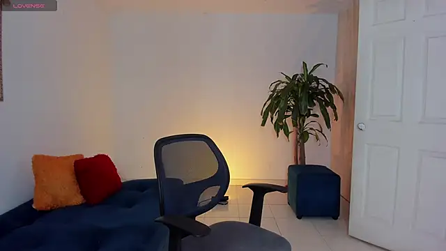 Ares Johnson online show from 10.28.25