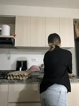 Snapshot of LittleSofia_ chatting on 12.13.24 LittleSofia online show from 12.13.24