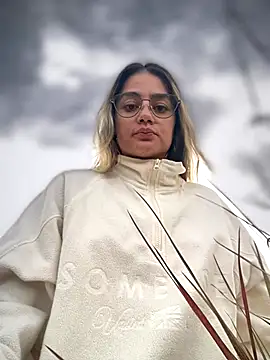 Snapshot of LittleSofia_ chatting on 09.10.25 LittleSofia online show from 09.10.25