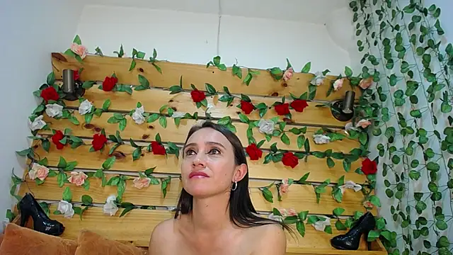 Snapshot of daniela_casallas_ chatting on 01.15.25 daniela casallas online show from 01.15.25