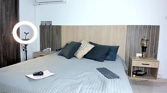 rebeca cortez  online show from 02.17.26