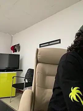 DanielGomez9 online show from 04.08.26