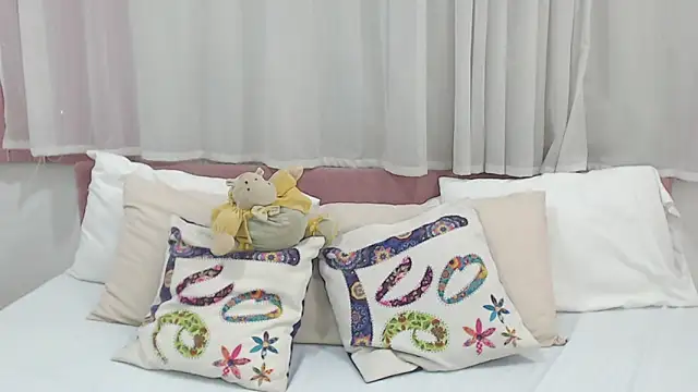 LexiiBloom online show from 02.19.25