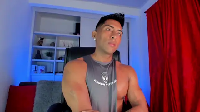 Snapshot of Couple_muscle1 chatting on 12.02.24 Couple muscle1 online show from 12.02.24