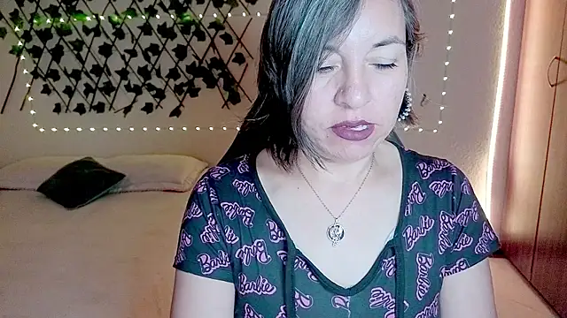 Lady breaks hearts online show from 12.17.25