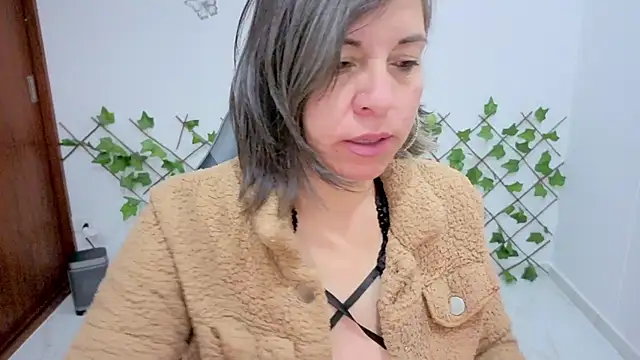 Lady breaks hearts online show from 02.07.26