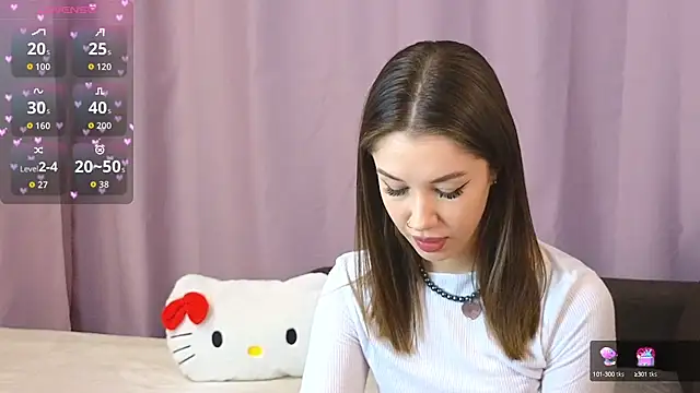 Snapshot of ellie_kramer chatting on 10.13.25 ellie kramer online show from 10.13.25