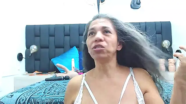 Snapshot of chanel_grant chatting on 03.19.25 chanel grant online show from 03.19.25