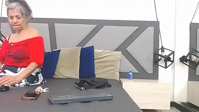 Snapshot of chanel_grant chatting on 10.09.25 chanel grant online show from 10.09.25