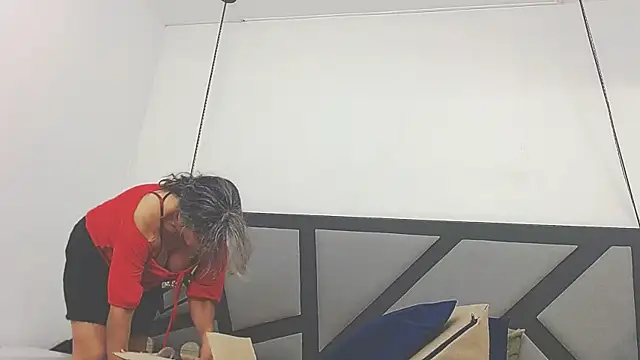 Snapshot of chanel_grant chatting on 10.30.25 chanel grant online show from 10.30.25