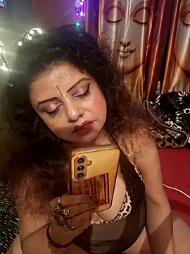 Snapshot of Maaya66 chatting on 01.01.25 Maaya66 online show from 01.01.25