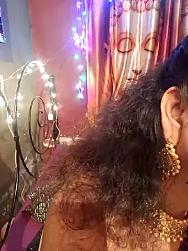 Snapshot of Maaya66 chatting on 01.05.25 Maaya66 online show from 01.05.25