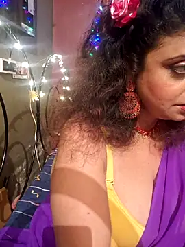 Snapshot of Maaya66 chatting on 02.17.25 Maaya66 online show from 02.17.25