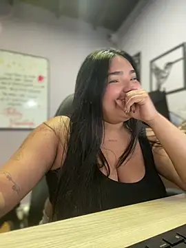 Snapshot of little_lissiee chatting on 12.07.24 little lissiee online show from 12.07.24