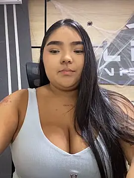 Snapshot of little_lissiee chatting on 09.25.25 little lissiee online show from 09.25.25