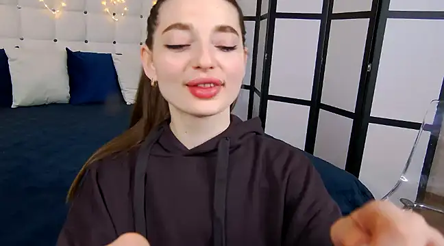Snapshot of NicoleRosss chatting on 02.14.25 NicoleRosss online show from 02.14.25